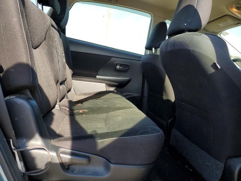 2016 TOYOTA PRIUS V THREE THREE 11