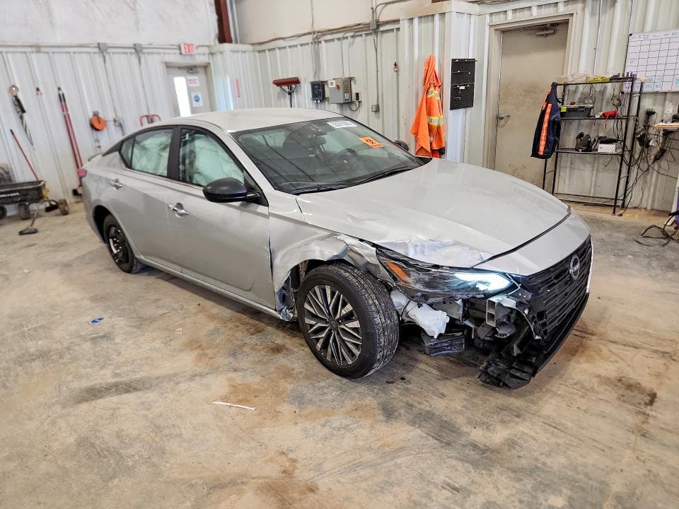 2025 NISSAN ALTIMA SV 4
