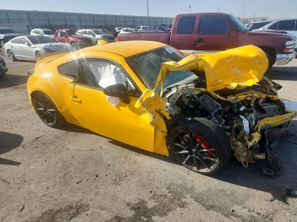 2026 TOYOTA GR 86 YUZU EDITION YUZU EDITION 4