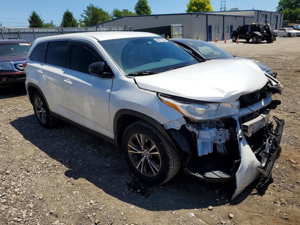 2019 TOYOTA HIGHLANDER LE 4