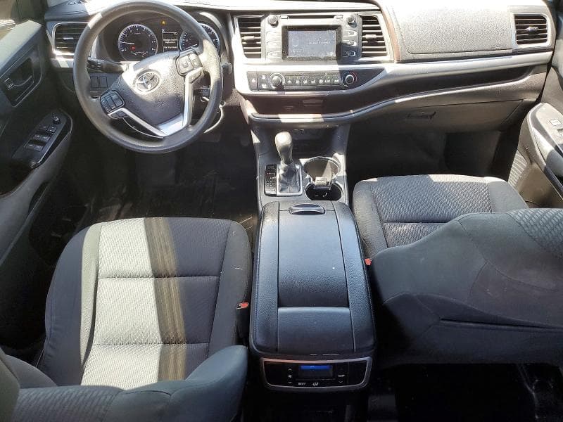 2019 TOYOTA HIGHLANDER LE 8