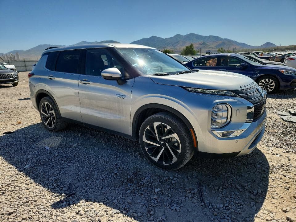2024 MITSUBISHI OUTLANDER SE 4