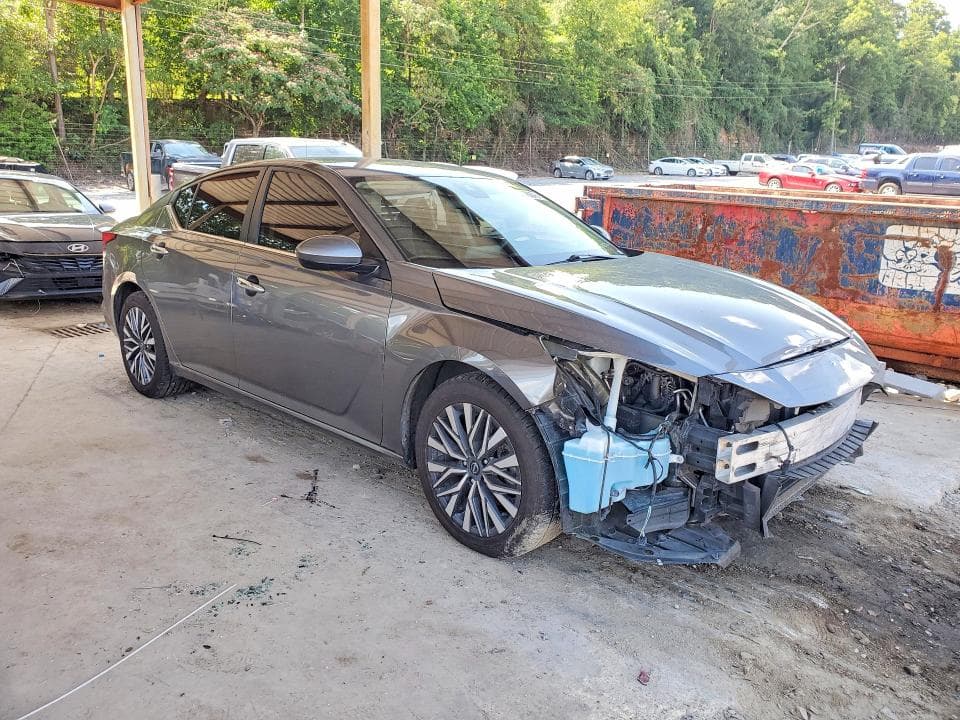 2023 NISSAN ALTIMA SV 4