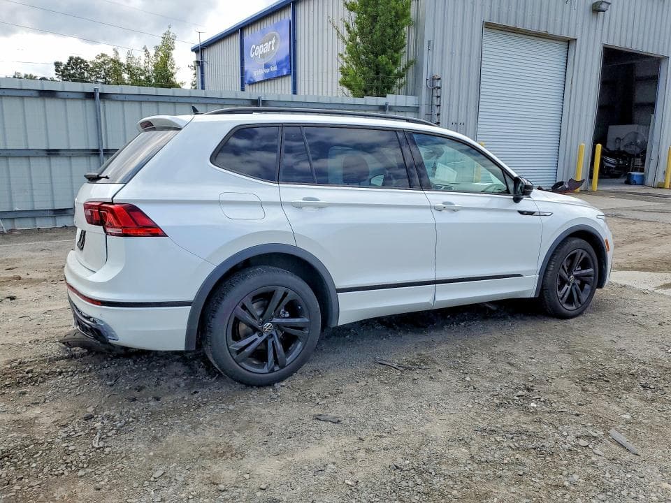 2024 VOLKSWAGEN TIGUAN SE R-LINE BLACK 3