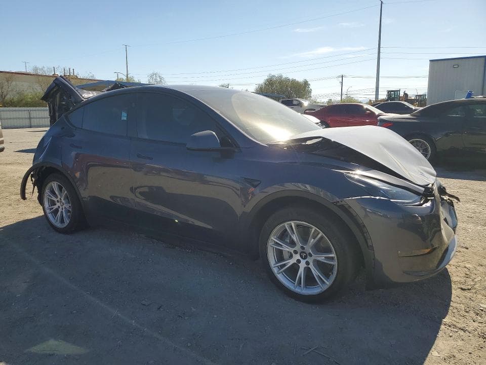2023 TESLA MODEL Y 4
