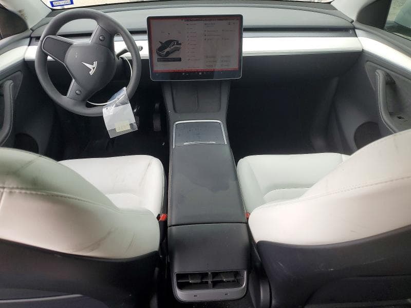 2024 TESLA MODEL Y 8