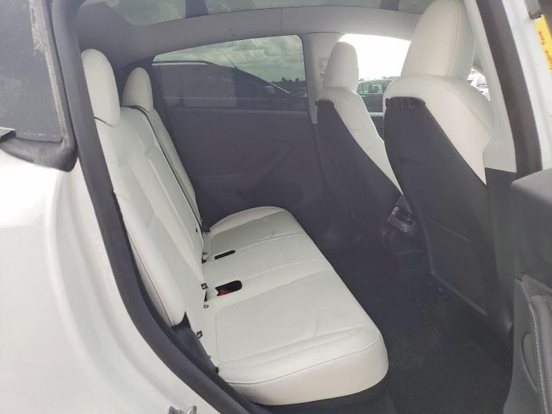 2024 TESLA MODEL Y 10