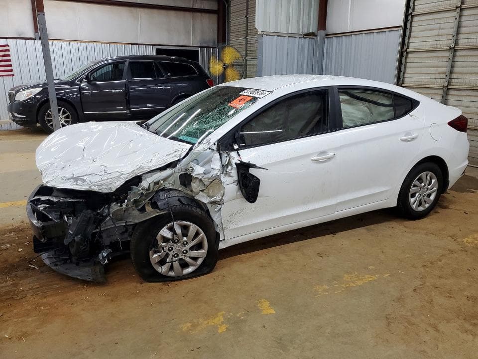 2019 HYUNDAI ELANTRA SE 1