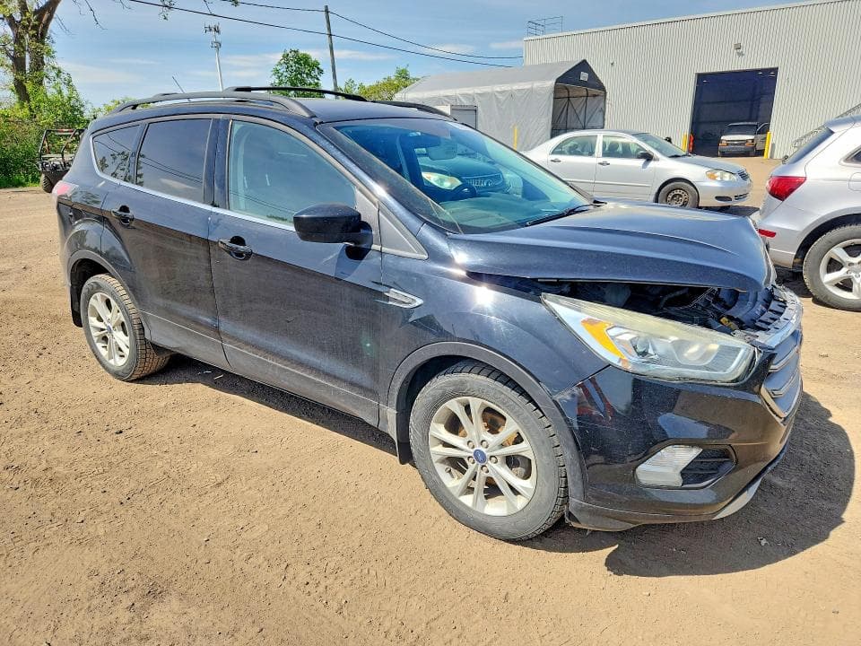 2017 FORD ESCAPE SE 4