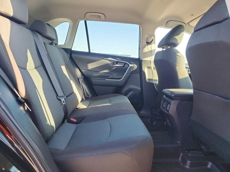 2025 TOYOTA RAV4 XLE 11