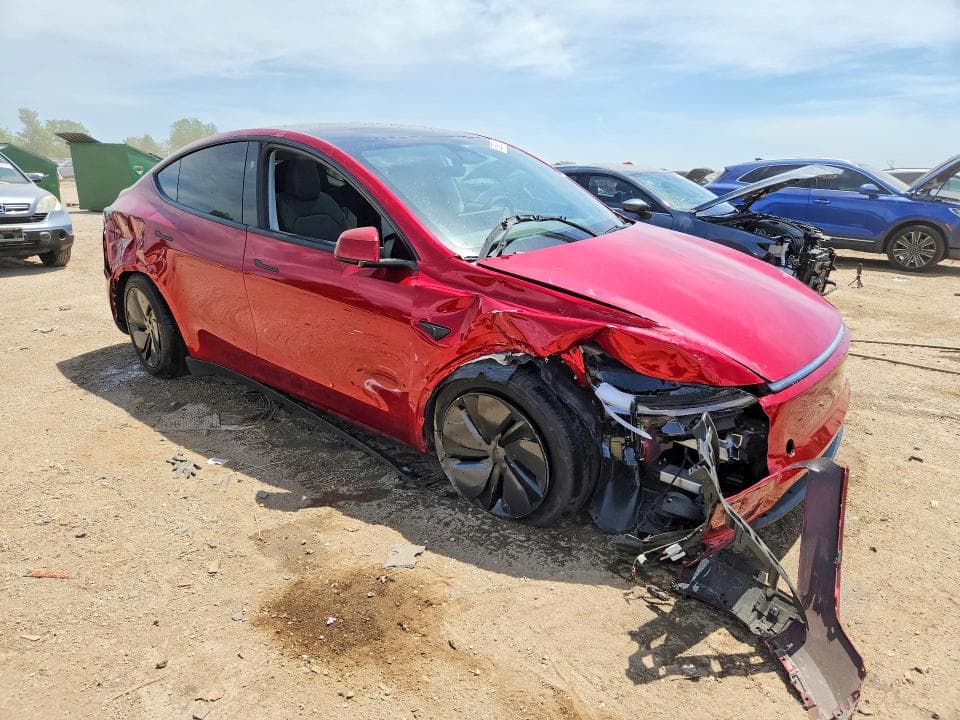 2026 TESLA MODEL Y 4