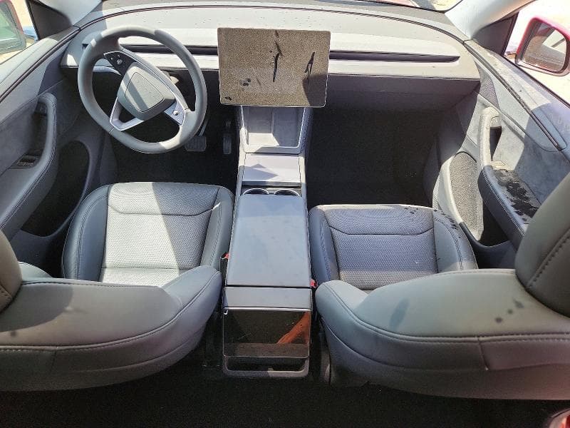 2026 TESLA MODEL Y 8