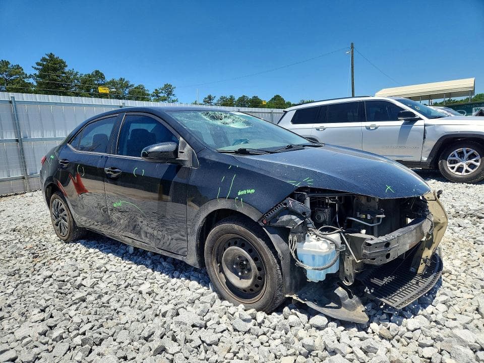 2018 TOYOTA COROLLA LE 4