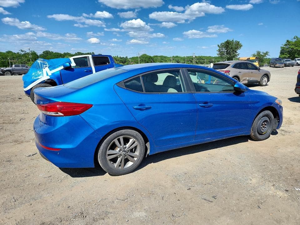 2017 HYUNDAI ELANTRA SE SE 4