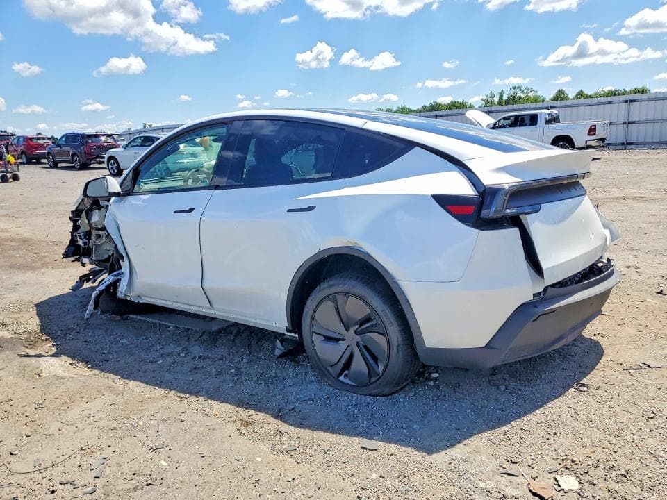 2026 TESLA MODEL Y 2
