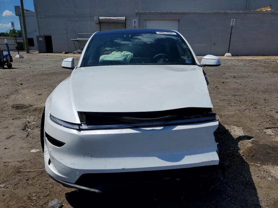 2026 TESLA MODEL Y 5