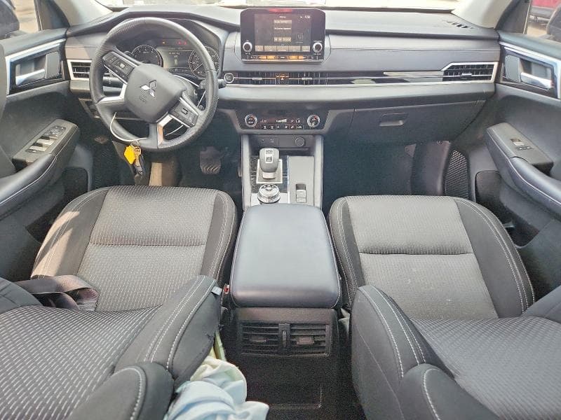 2024 MITSUBISHI OUTLANDER ES 8