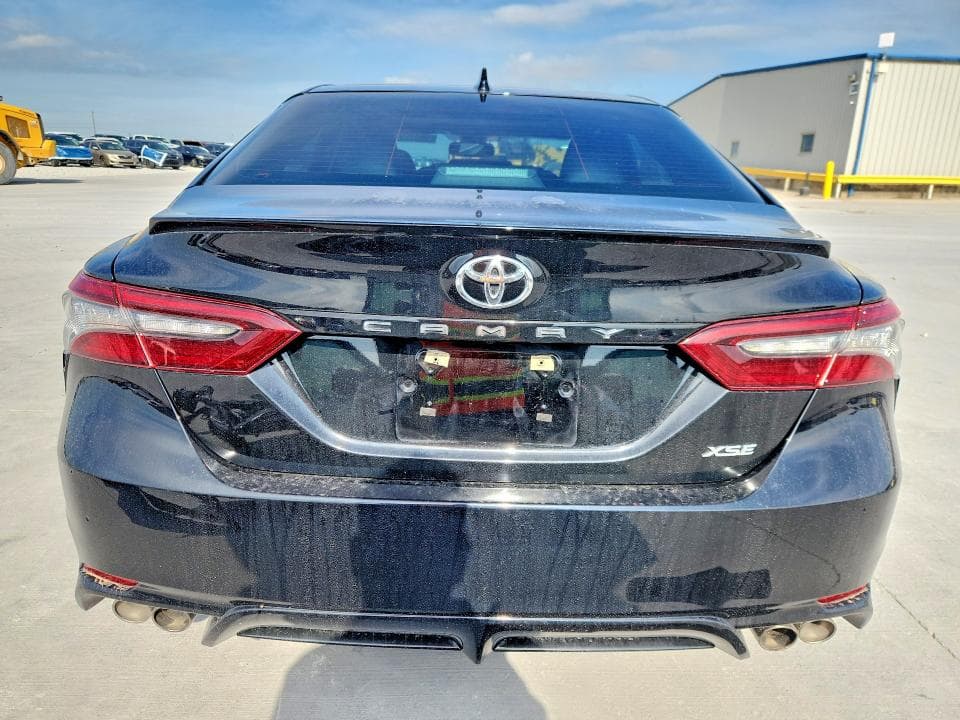 2021 TOYOTA CAMRY XSE 6