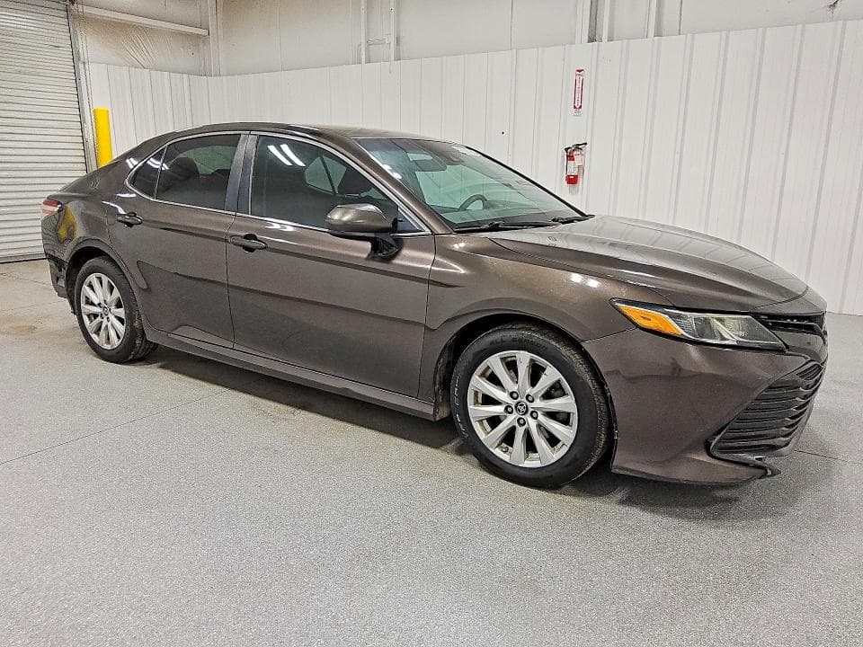 2019 TOYOTA CAMRY LE LE 4