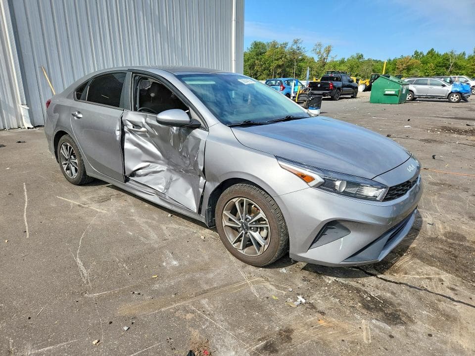 2023 KIA FORTE LXS 4