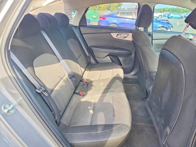 2023 KIA FORTE LXS 10