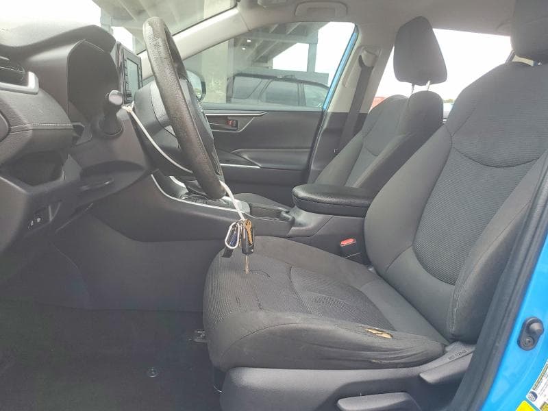 2019 TOYOTA RAV4 LE 7