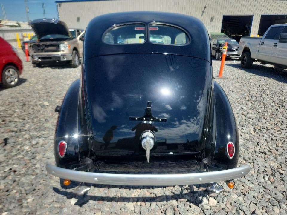 1939 FORD DELUXE 6