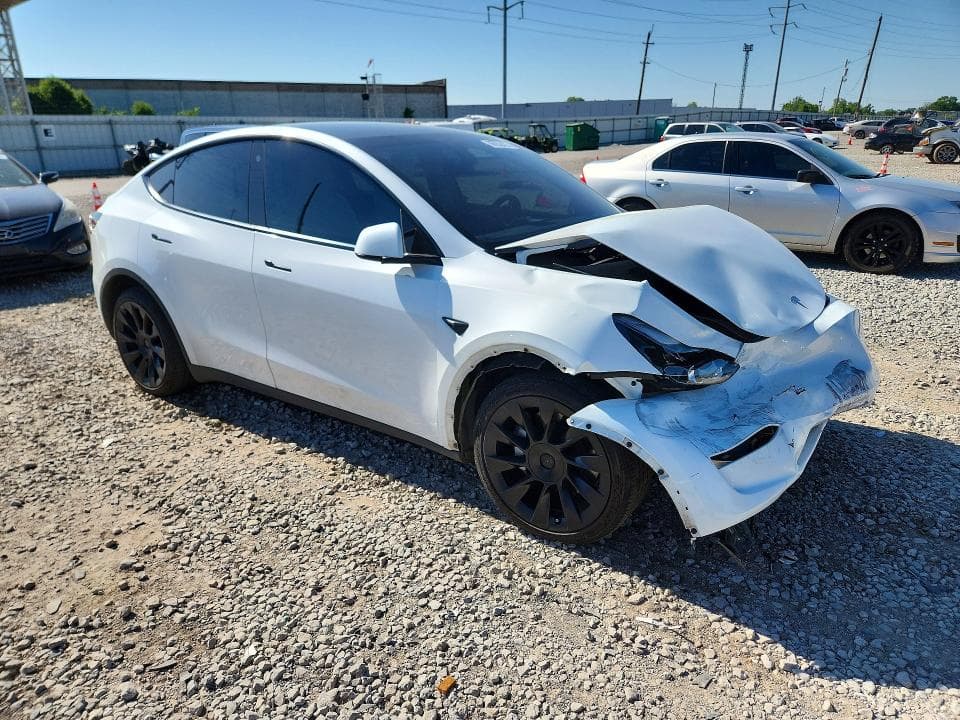 2023 TESLA MODEL Y 4