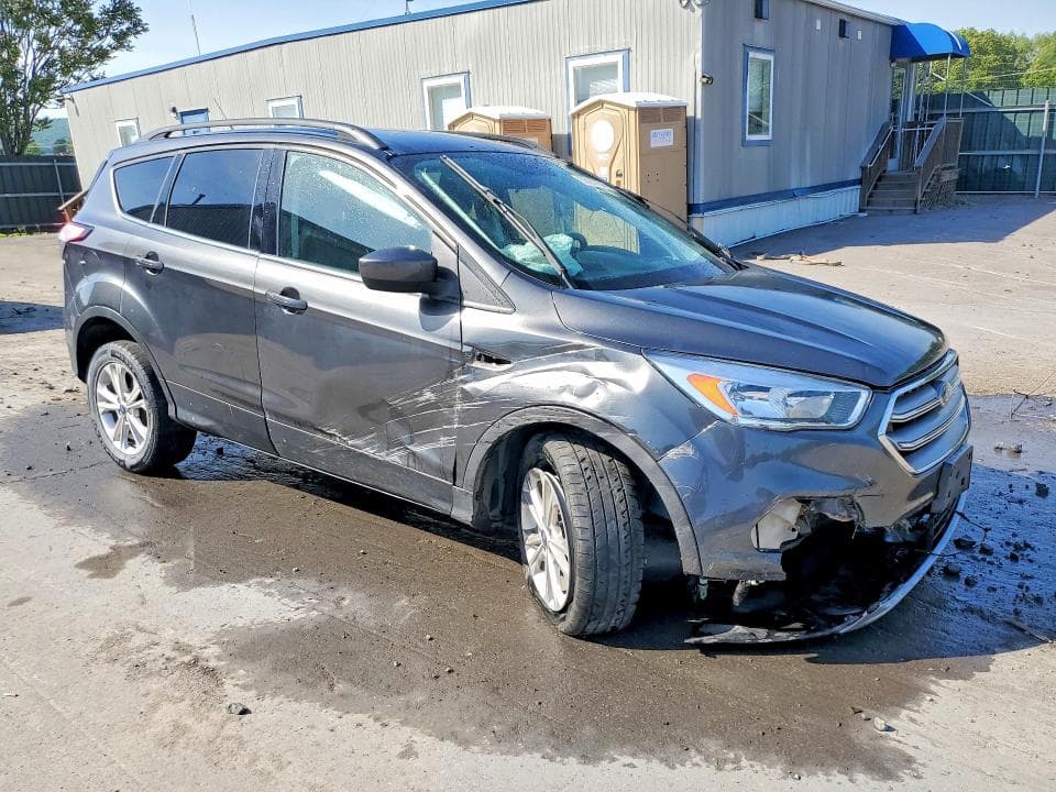 2018 FORD ESCAPE SE 4