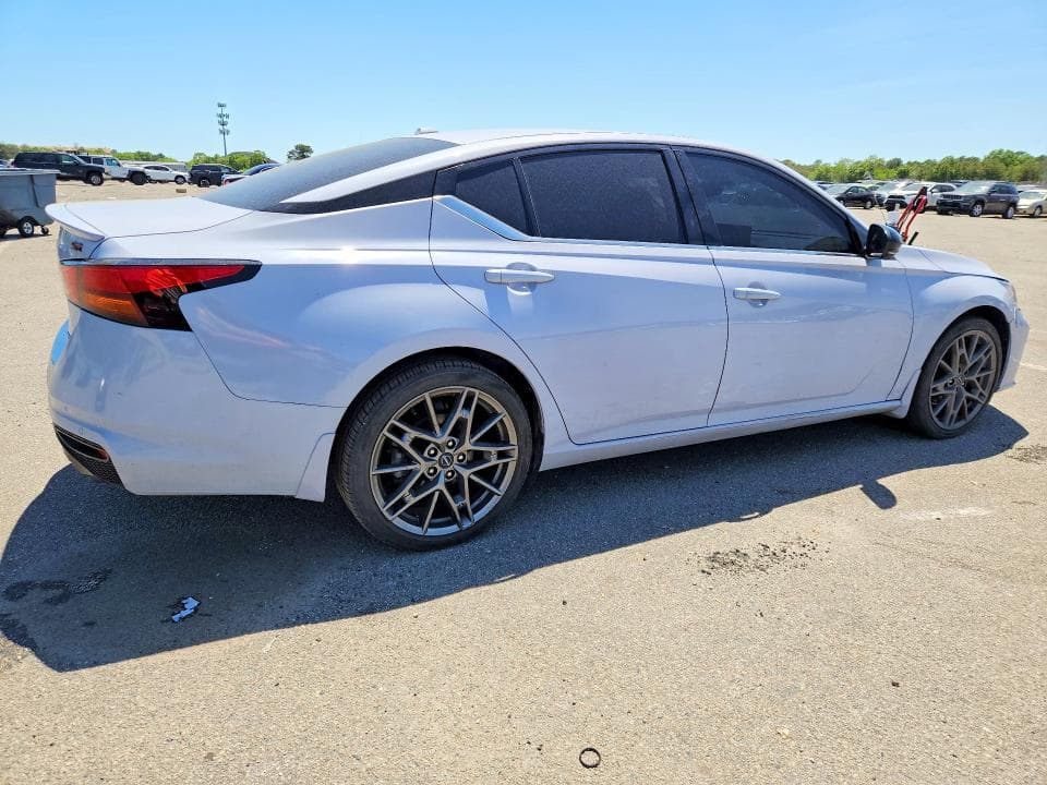 2024 NISSAN ALTIMA SR 3