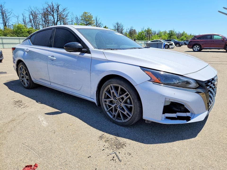 2024 NISSAN ALTIMA SR 4