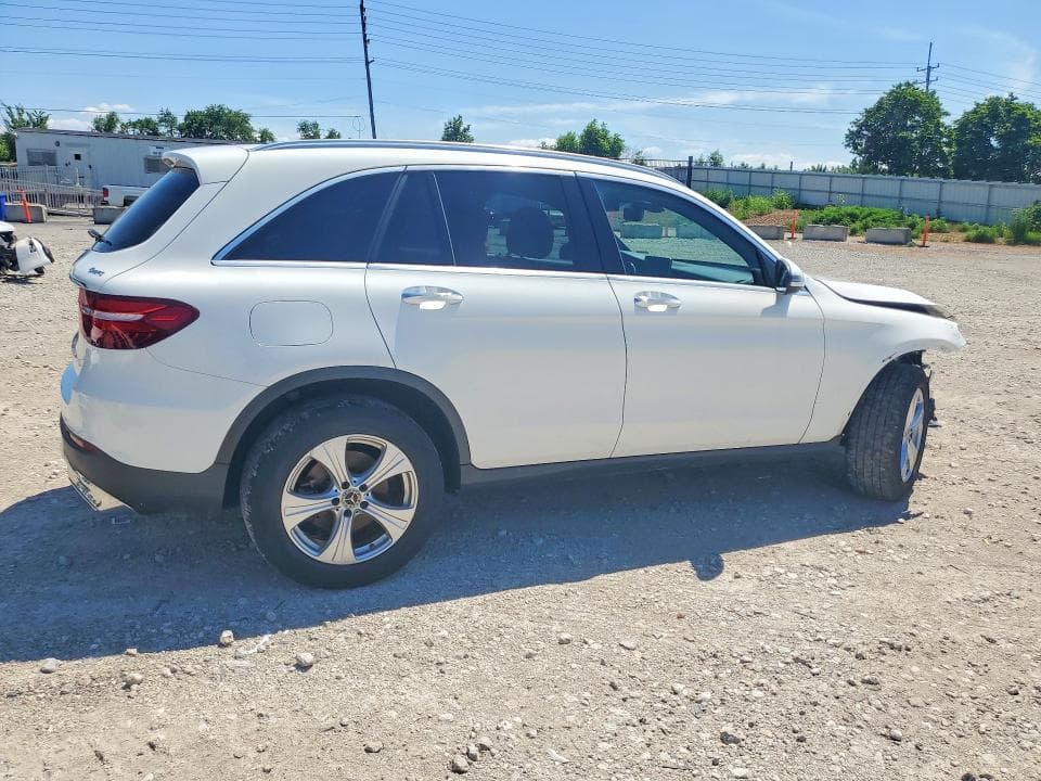 2018 MERCEDES-BENZ GLC 300 4MATIC 3