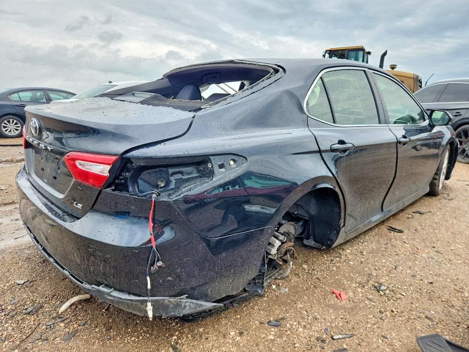2018 TOYOTA CAMRY LE LE 3