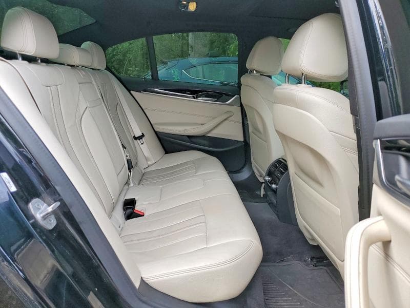 2020 BMW 530 XI 10