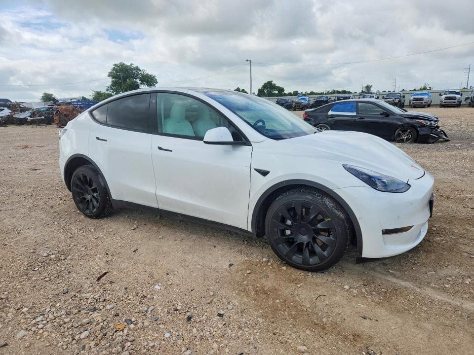 2022 TESLA MODEL Y 4
