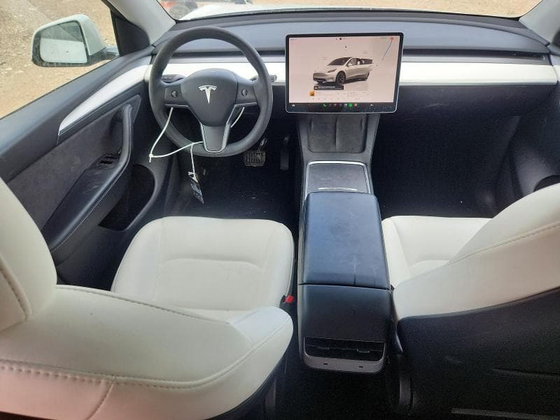 2022 TESLA MODEL Y 8
