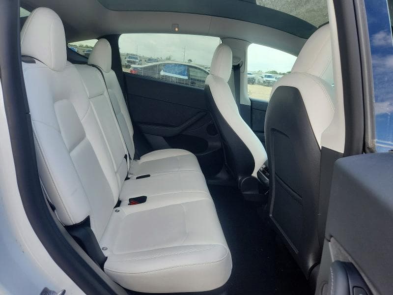 2022 TESLA MODEL Y 10