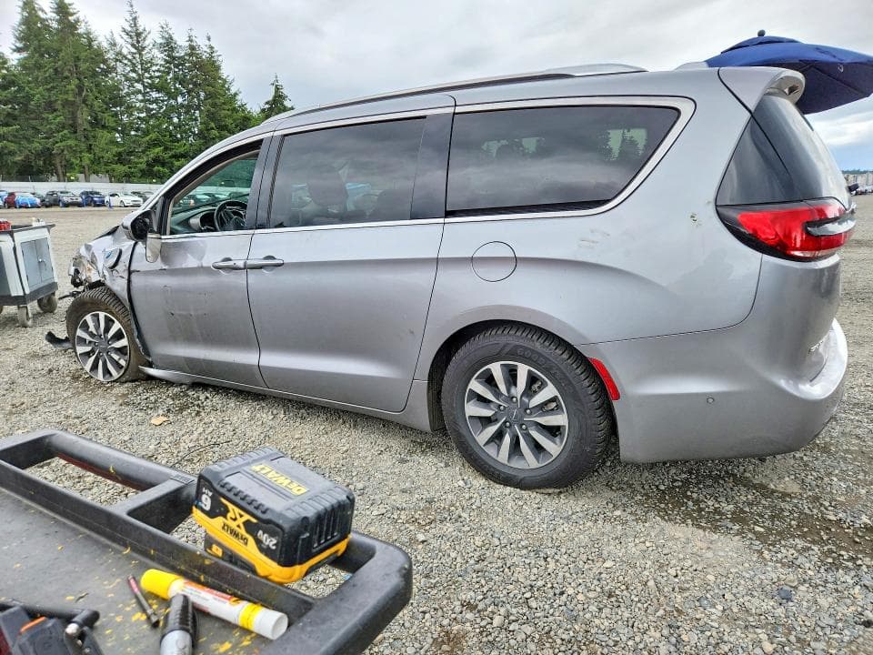 2021 CHRYSLER PACIFICA HYBRID TOURING L 2