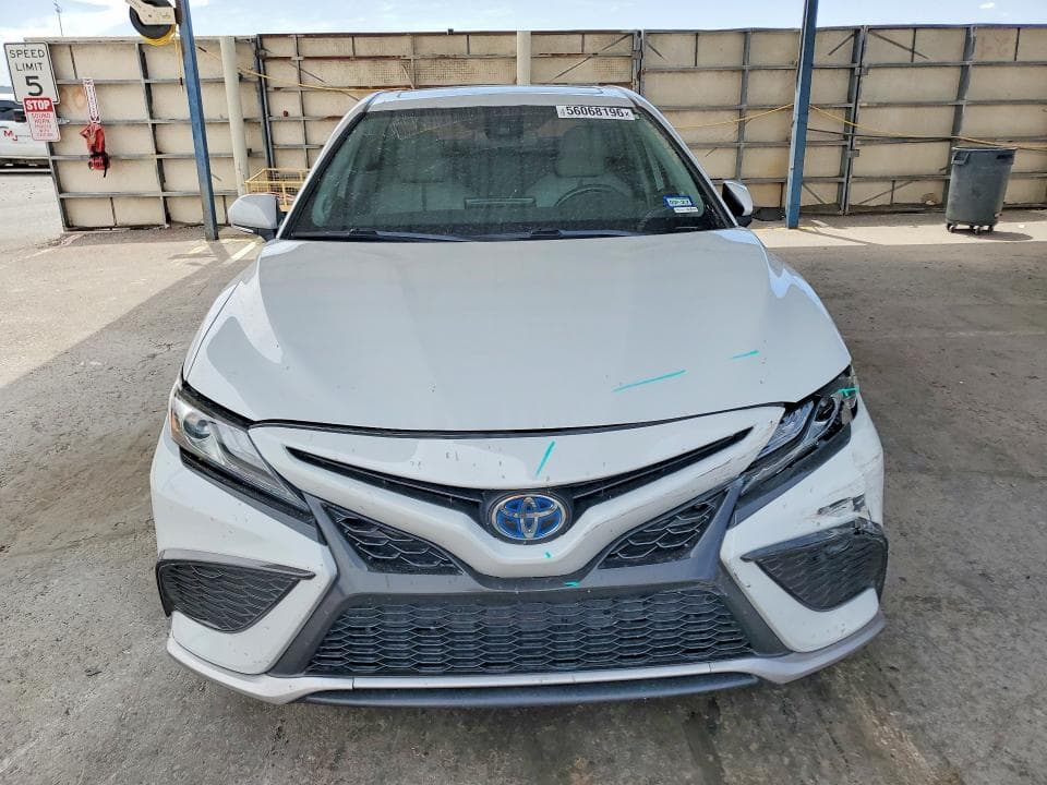 2022 TOYOTA CAMRY XSE 5