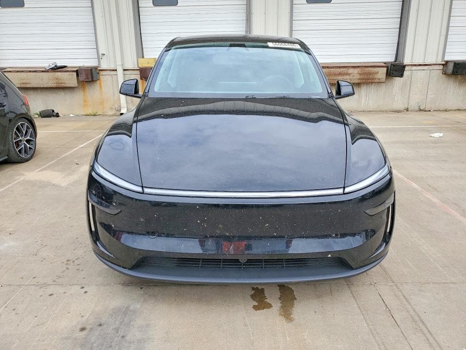 2026 TESLA MODEL Y 5