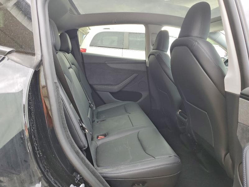 2026 TESLA MODEL Y 10