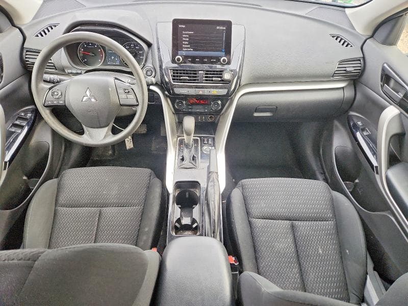 2024 MITSUBISHI ECLIPSE CROSS LE 8