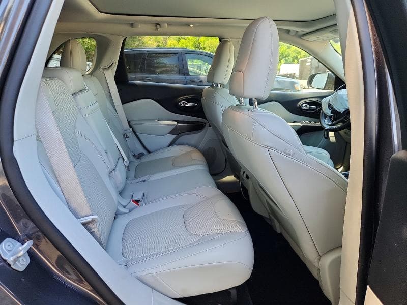 2019 JEEP CHEROKEE LIMITED 10