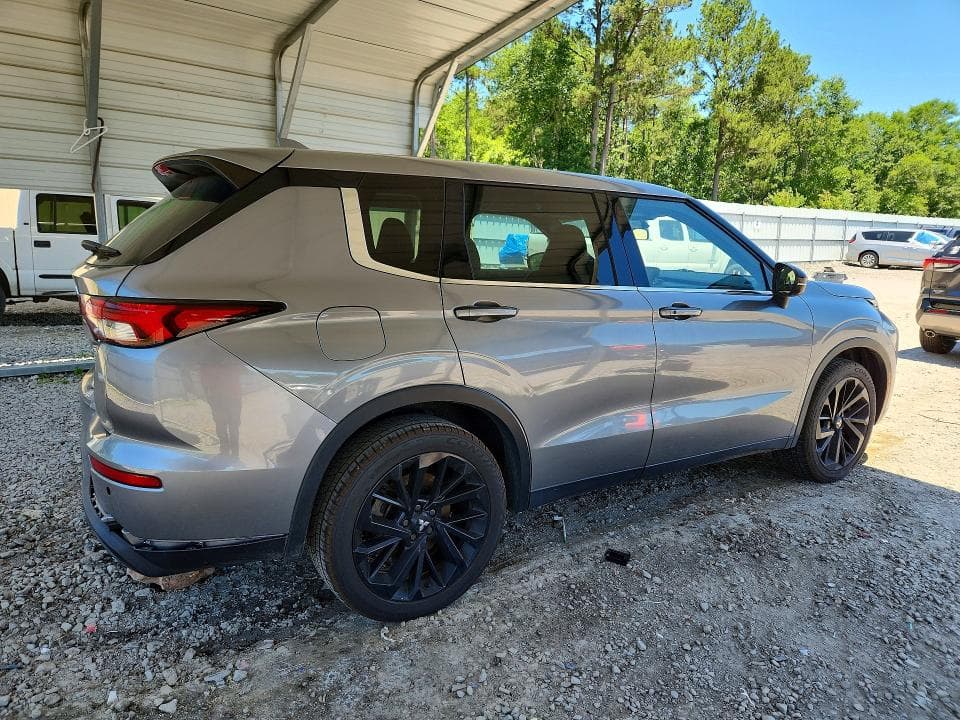 2022 MITSUBISHI OUTLANDER SE SE 3