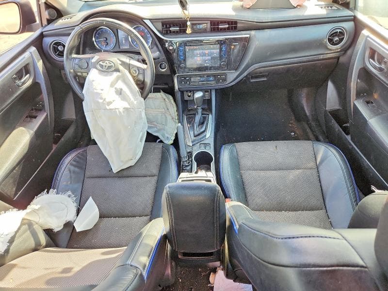 2017 TOYOTA COROLLA SE 8