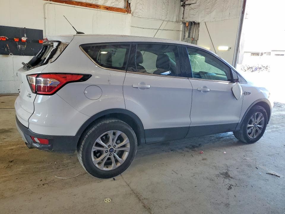 2017 FORD ESCAPE SE SE 3