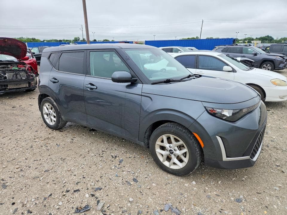 2023 KIA SOUL LX 4