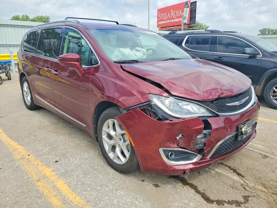 2018 CHRYSLER PACIFICA 4