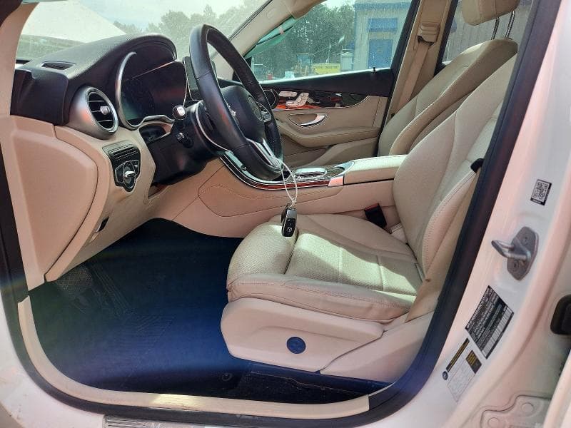 2021 MERCEDES-BENZ GLC 300 7