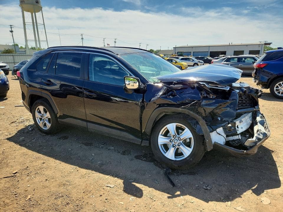 2023 TOYOTA RAV4 XLE 4